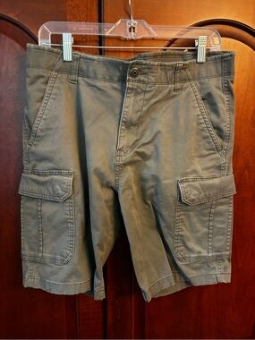 Denver Hayes Olive Cargo Shorts with Flap Pockets